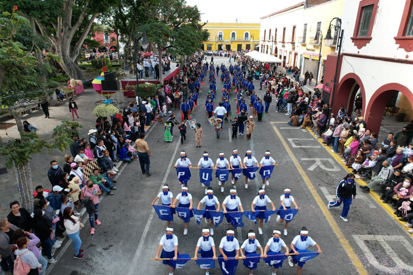 Realizan en Atlixco desfile por el aniversario de la Revolución Mexicana