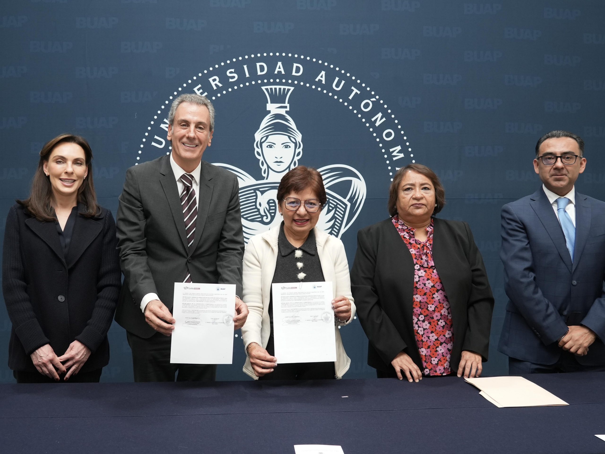 Firman convenio Gobierno de la Ciudad y BUAP