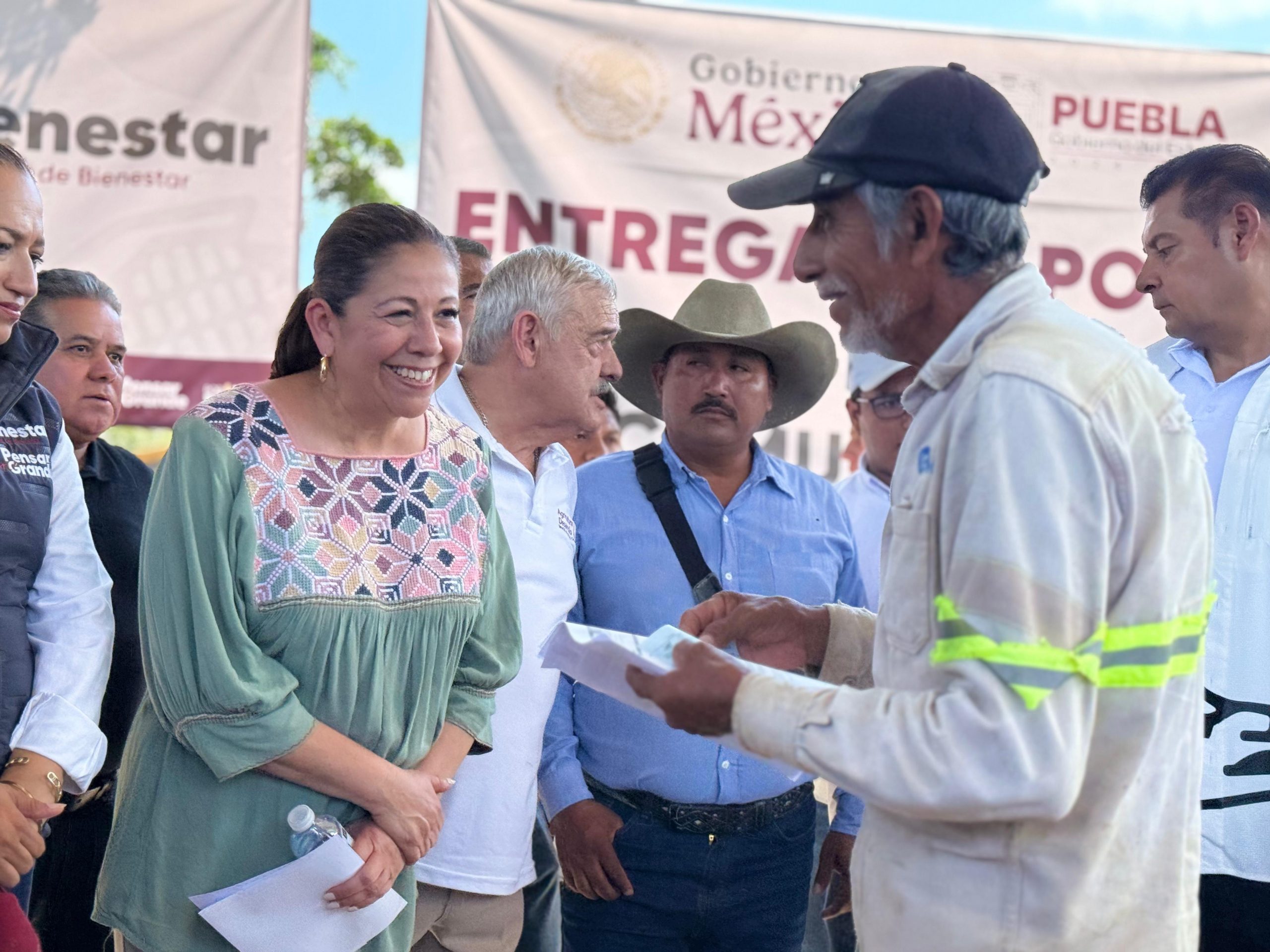 Avanza reubicación de familias afectadas por lluvias 2025