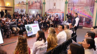 Incluir una fotografía del gobernador en Tehuacán con el texto alternativo: Alejandro Armenta en jornada de trabajo en Tehuacán anunciando patrullas y pipas.