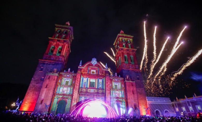 Catedral de Puebla luce alumbrado Glow