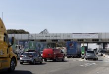 Vista aérea de la plaza de cobro San Martín Texmelucan con tráfico intenso de viajeros durante el operativo de seguridad Semana Santa 2026 en la autopista México-Puebla.