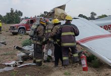 Reporte informativo sobre el accidente aéreo en Huejotzingo ocurrido el 2 de abril de 2026, detallando el saldo de tres fallecidos, un lesionado y el operativo de emergencia frente a la empresa Mexicana de Industrias.