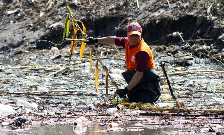 Retiran más de 60 toneladas de basura en barrancas de Puebla