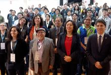 Foto de grupo de la inauguración del Hackathon LATAM 2026 Quantum Computing for Water Challenges en la BUAP, con autoridades, mentores, jueces y participantes.