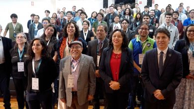 Foto de grupo de la inauguración del Hackathon LATAM 2026 Quantum Computing for Water Challenges en la BUAP, con autoridades, mentores, jueces y participantes.