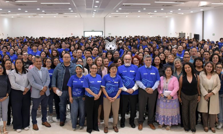 Rectora Lilia Cedillo Ramírez durante la bienvenida a estudiantes del Programa Delfín en la BUAP, verano 2026