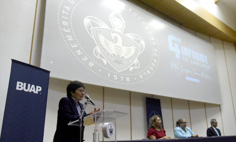 Rectora Lilia Cedillo Ramírez habla en el 4º Informe de Labores de la Facultad de Derecho de la BUAP