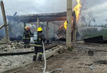 Desalojan escuela y hospital por explosión en bodega de gas