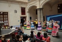 Participantes en actividades culturales de la BUAP en Casa de las Bóvedas