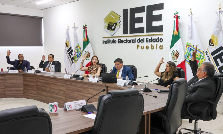 Sesión del Consejo General del Instituto Electoral del Estado de Puebla para aprobar acuerdos rumbo al proceso electoral 2026-2027