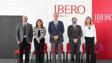 El alcalde Pepe Chedraui durante la inauguración de la Semana de la Transparencia 2026 en la Universidad Iberoamericana de Puebla.