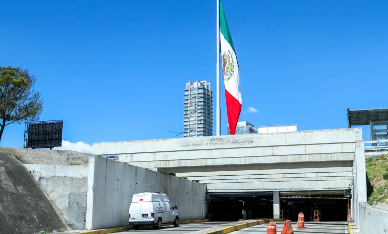 La FGE determinó que el exfiscal de Combate a la Corrupción, Rubén Alberto Curiel, se quitó la vida dentro de su vehículo en el CIS Angelópolis. Su viuda confirmó la noticia en redes.